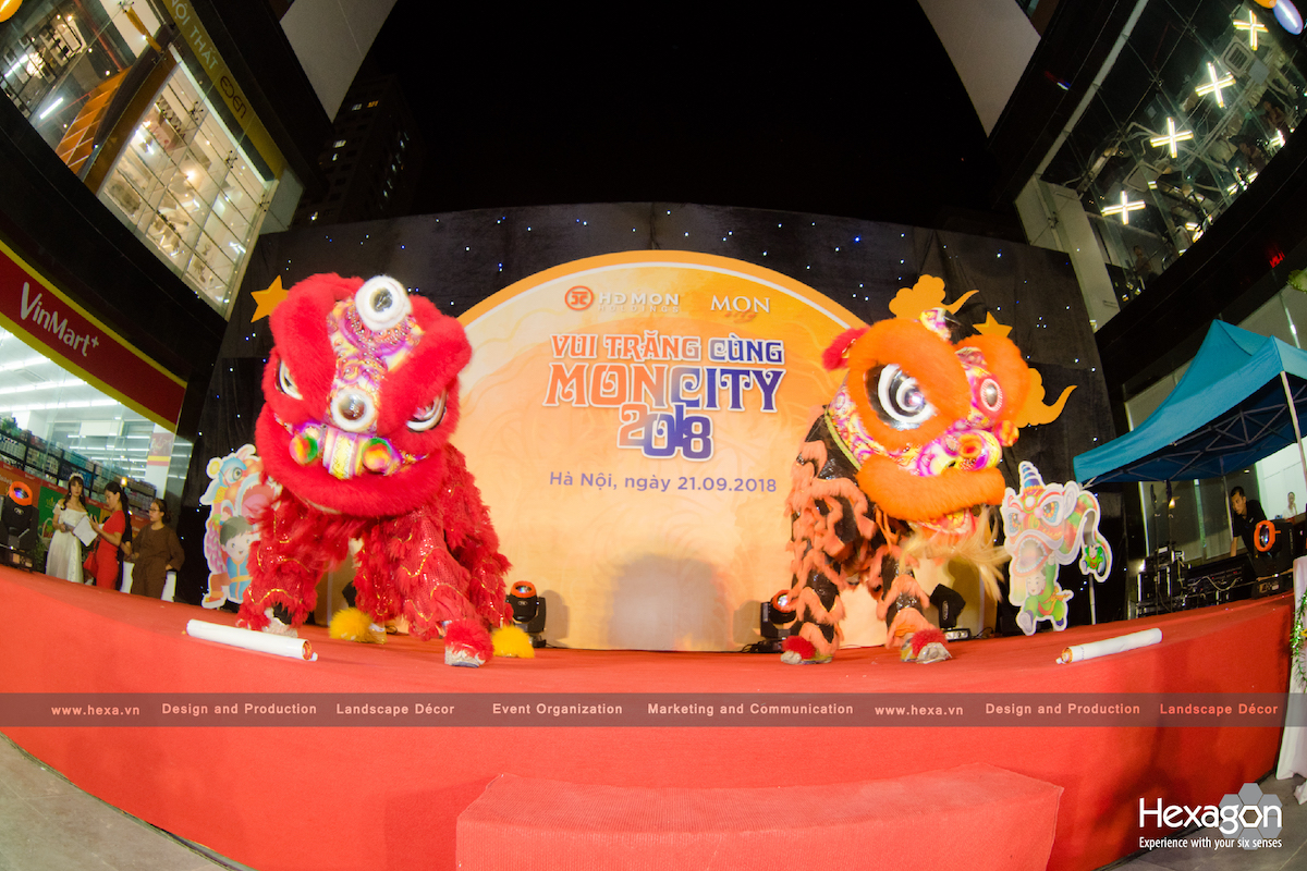 Vui trăng cùng Moncity
